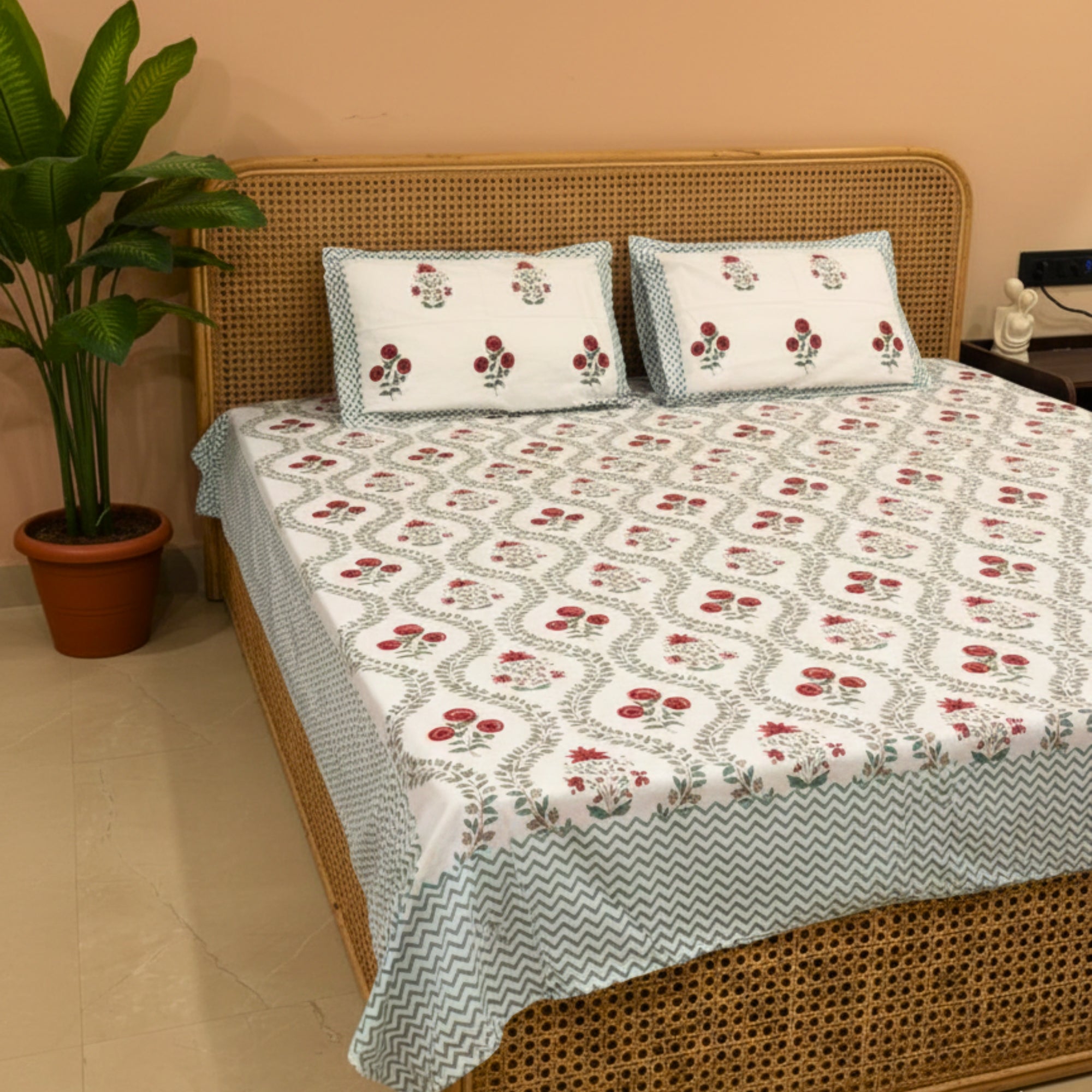 Elegant Floral Cotton Bedsheet Set with Red Blossom Print for Modern Bedroom King Size