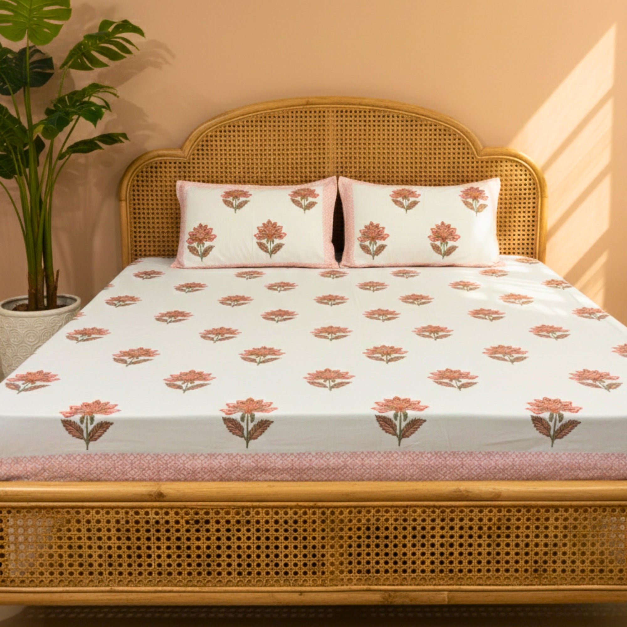 Elegant Peach Floral Printed King Size Bedsheet Set with Matching Pillow Covers