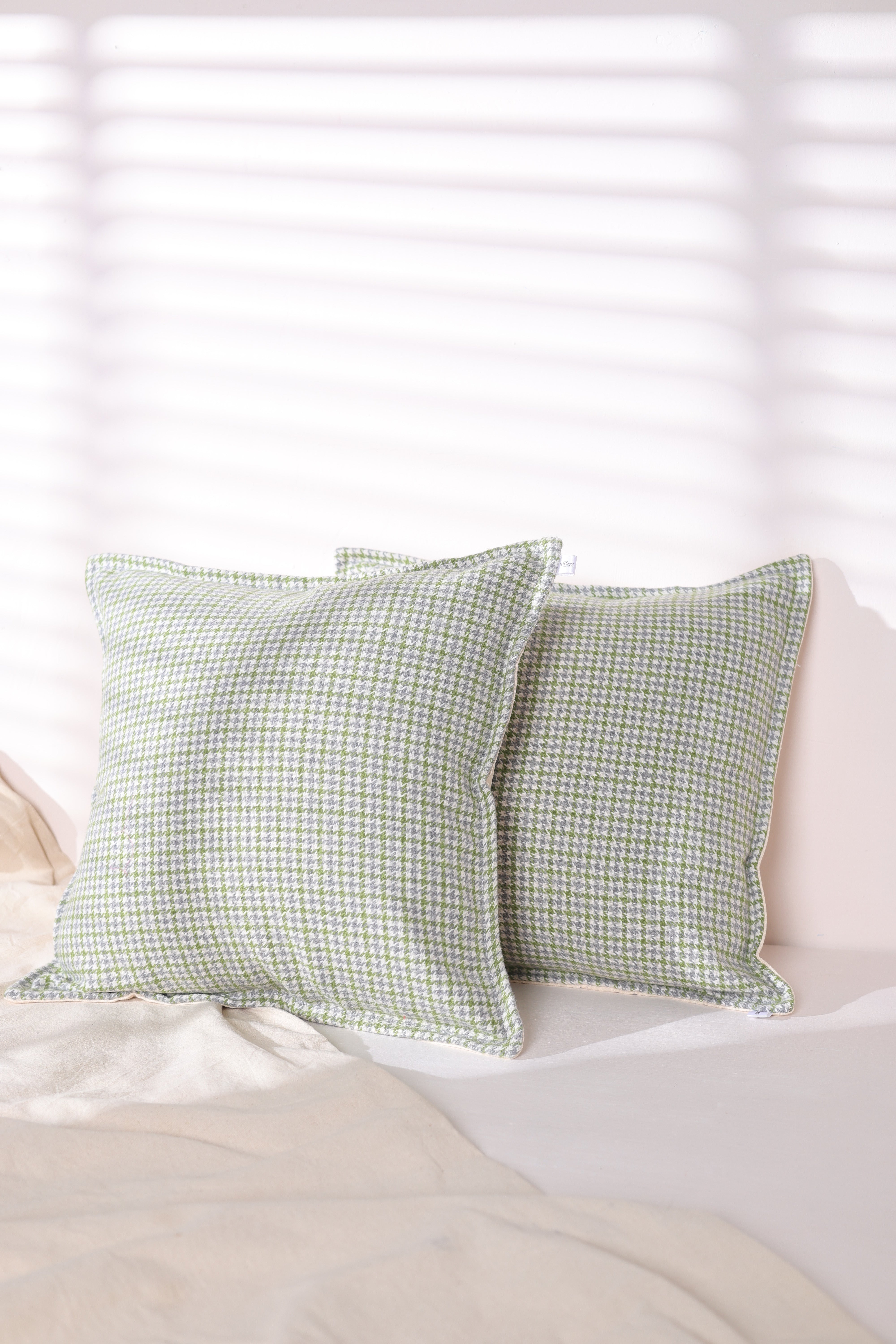 Green & White Houndstooth Cushion Cover