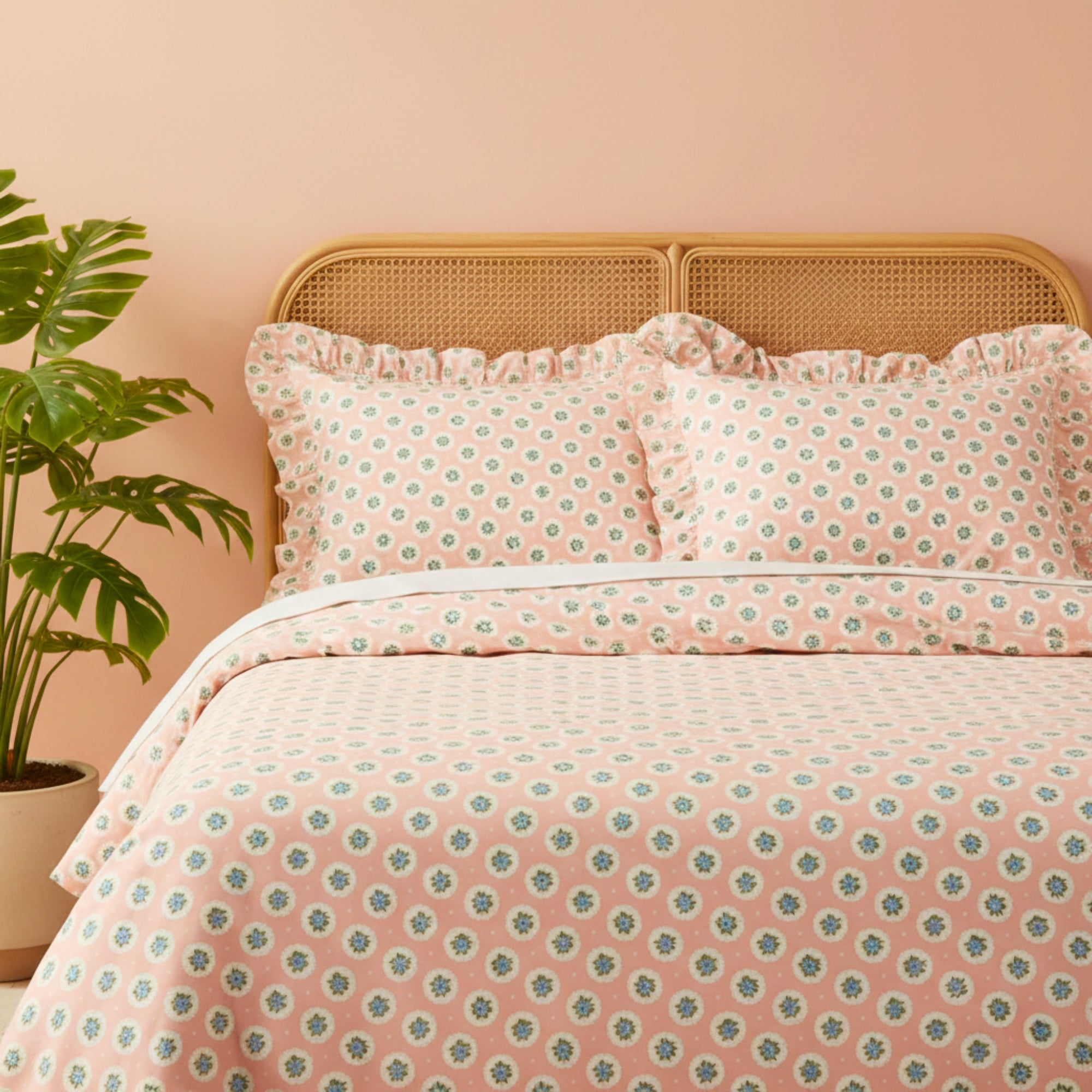 Blush Pink & White Floral Medallion Pattern – Soft, Breathable Screen Printed Flat Sheet.
