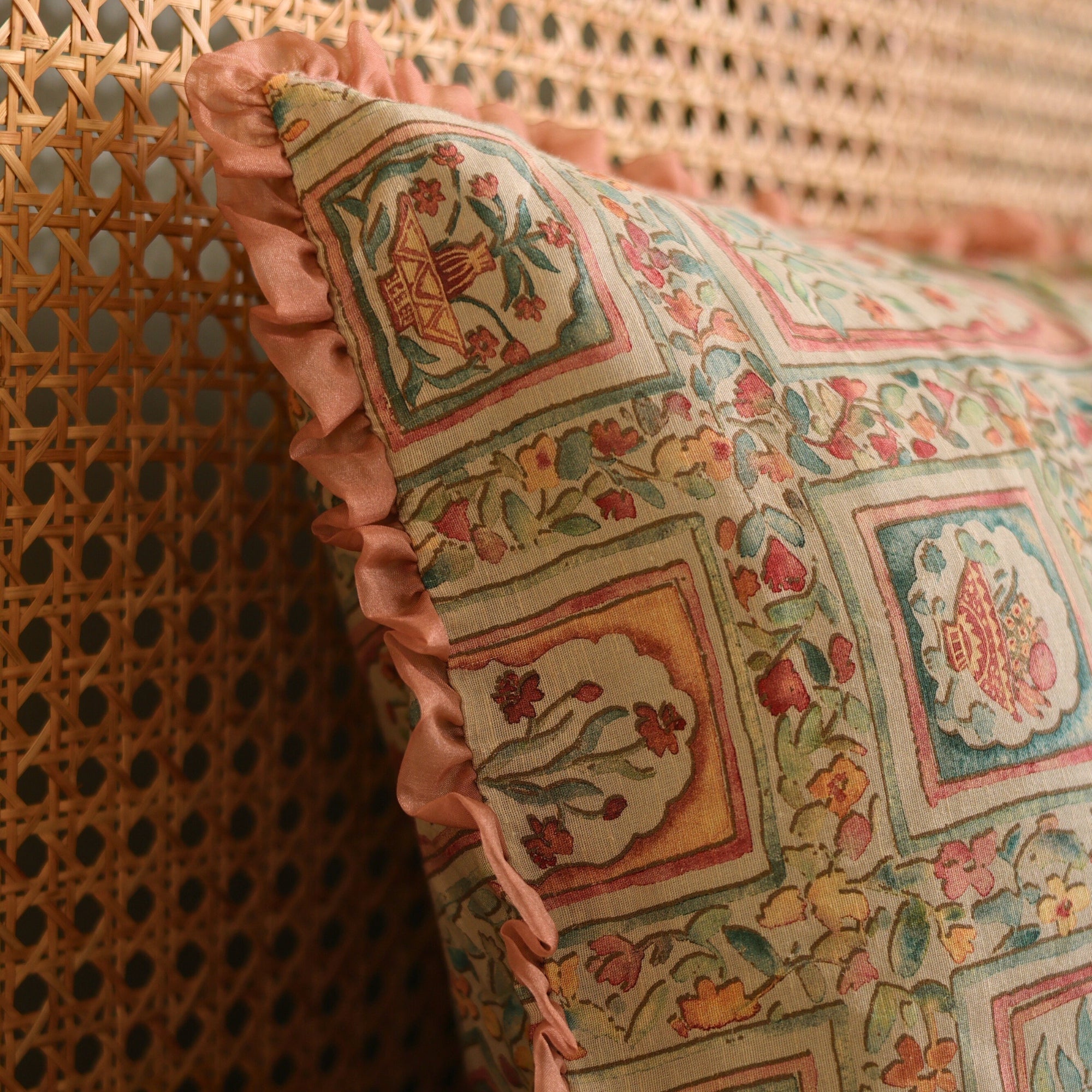 Vintage Floral Printed Cotton Pillow Cover with Ruffle Edges