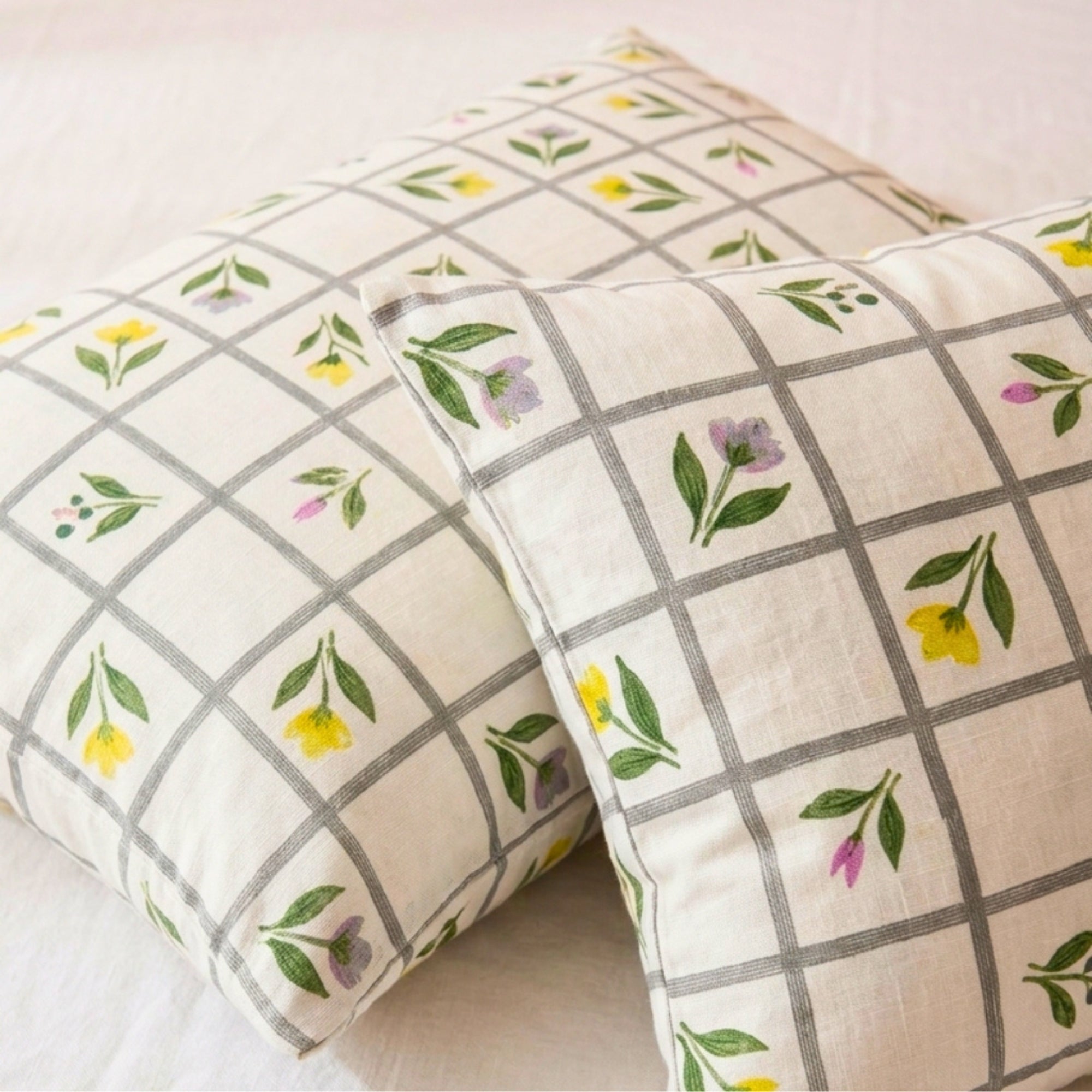 Sage Green & White Grid Pattern with Dainty Floral Screen Print – Soft, Breathable Flat Sheet