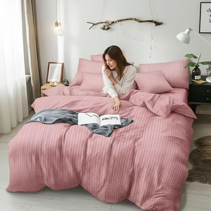 Bedsheet for Double Bed, Pink Geometric Print .