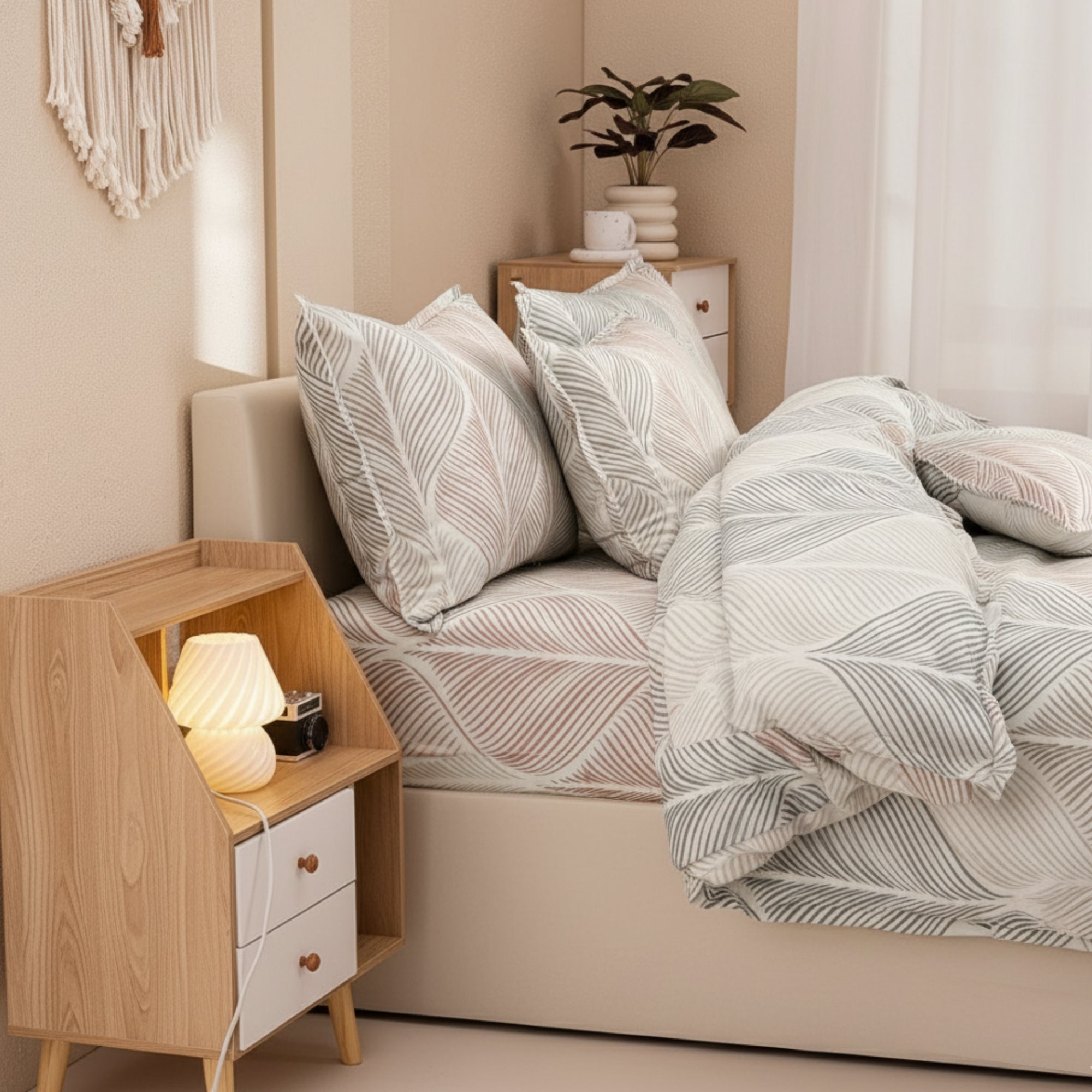 Bedsheet for Double Bed King Size Cream, Peach & Grey Leaf Print .